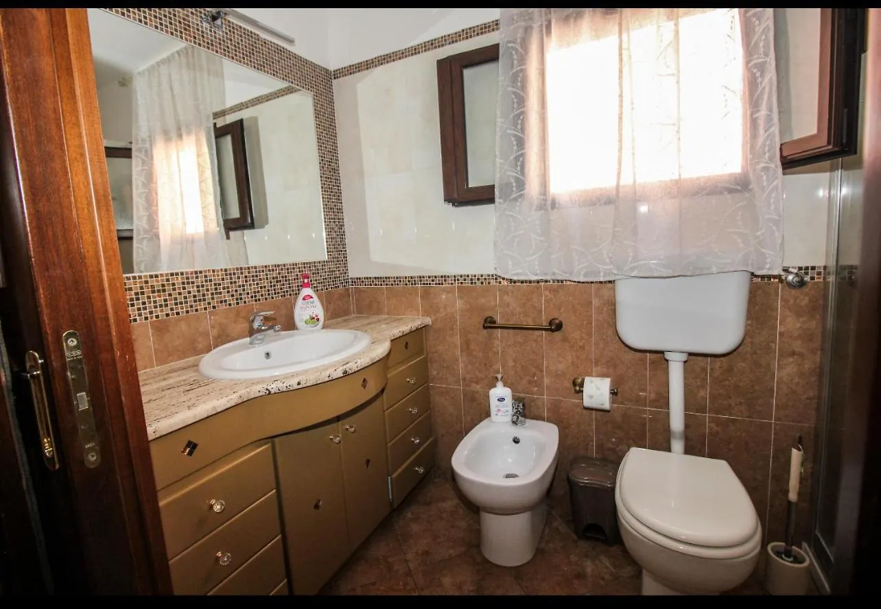 Anthony Apartments Central Station Palermo Guest house